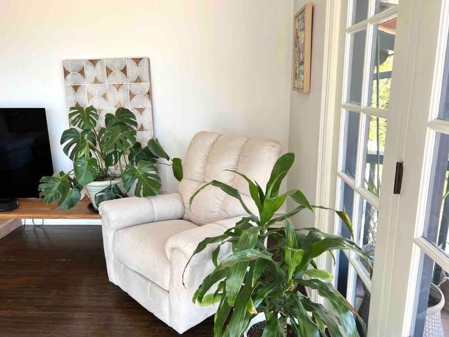 Entire On Sunset Strip Villa *